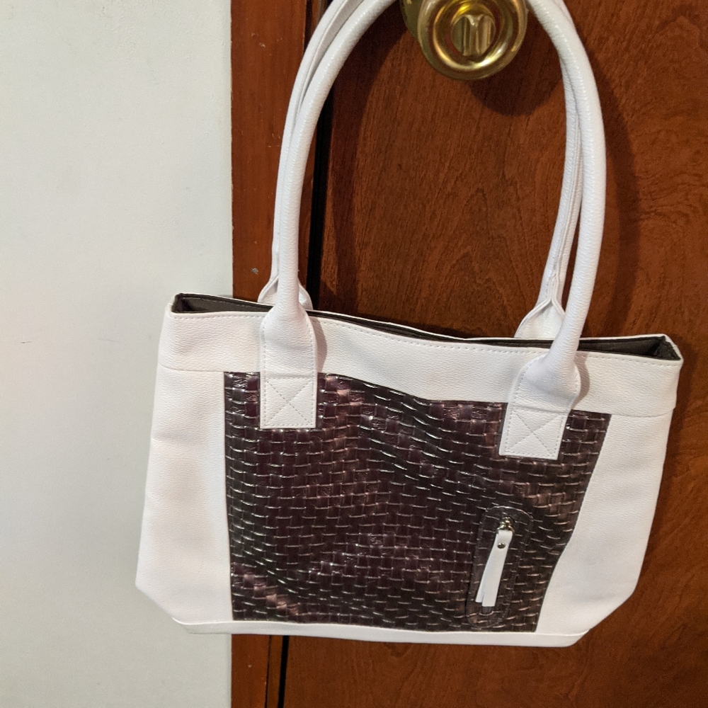 Purses - Picture 9 of 10